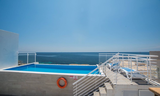 San Tumas Apartment | Villa Apartments with direct sea views and private pool