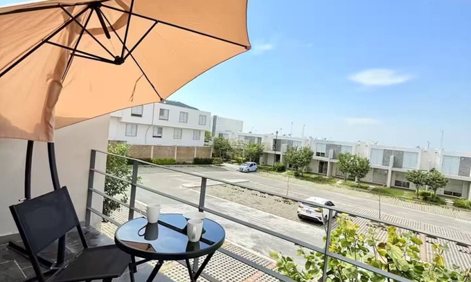 Ayala Villa | Villa Aqua/Alberca/Terraza-HiveNB
