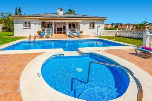 Calahonda Villa | Villa Aran by Villa Plus