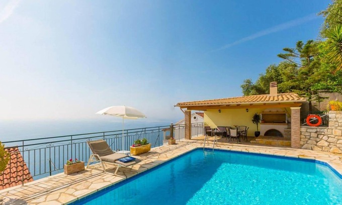 Nisaki Villa | Villa Aris - Two Bedroom Villa, Sleeps 4
