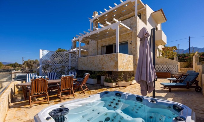 Kiparissia Villa | Villa Arkadia - Two Bedroom Villa, Sleeps 6
