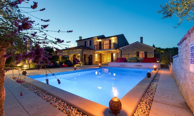 Banki Villa | Villa ARtIEN with swimming pool