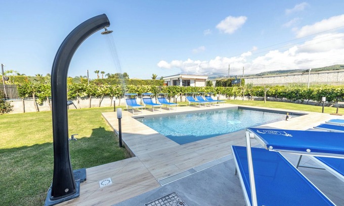 Piana Calzata Villa | Villa Arvilla with private pool, SLEEPS 12