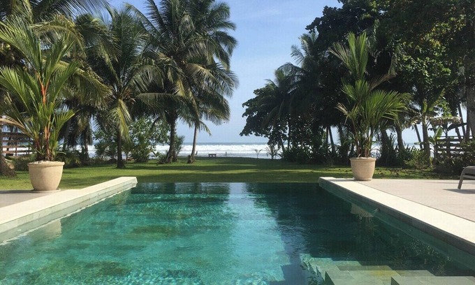 Esterillos Este Villa | Villa Assinie on the beach in Esterillos