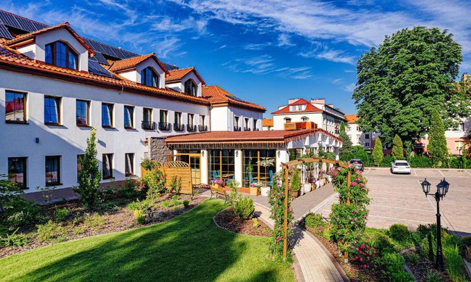 Oswiecim Apartment | Villa Astra - Apartments & Restaurant