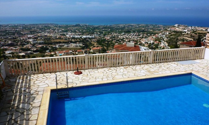 Peyia Town Villa | Villa Athena
