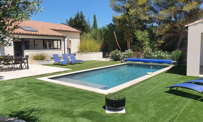 Serviers-et-Labaume House | Villa Avec Piscine en Pays D'uzès - Pont du Gard