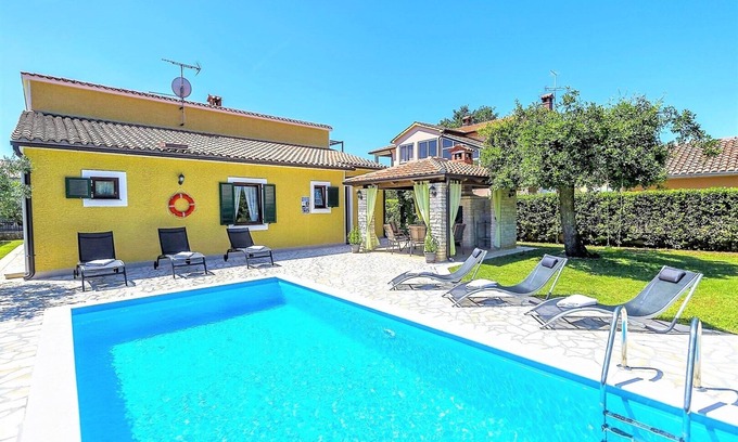 Kadumi Villa | Villa Balun with private Pool