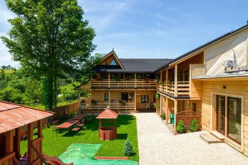 Czarny Dunajec Apartment | Villa Baranówka - apartamenty z widokiem na Giewont, w paśmie Gubałówki by ShortStayPoland