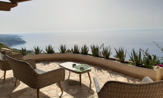 Zambrone House | Villa beautiful view .