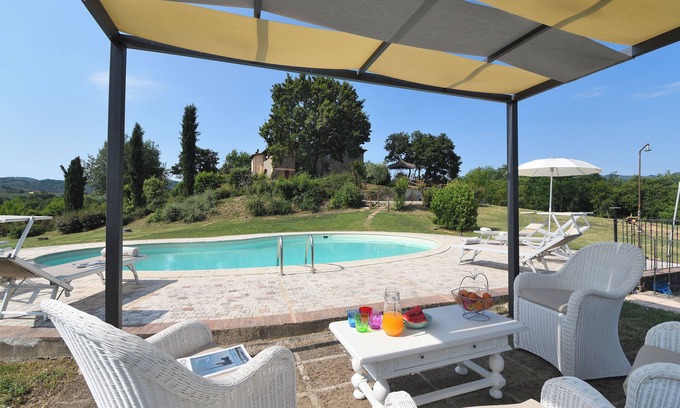 Cavriglia Villa | Villa Bella Lisa in Chianti with Pool+Jacuzzi!