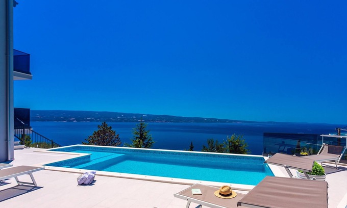 Borak Villa | Villa Belvedere with heated pool, billiards, Media room, sea views,10 pax