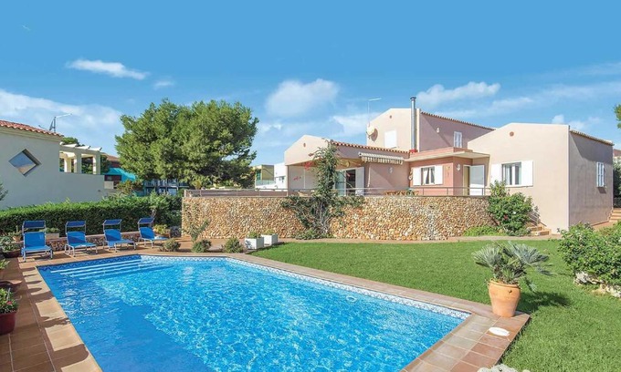 Punta Prima Villa | Villa Betonia