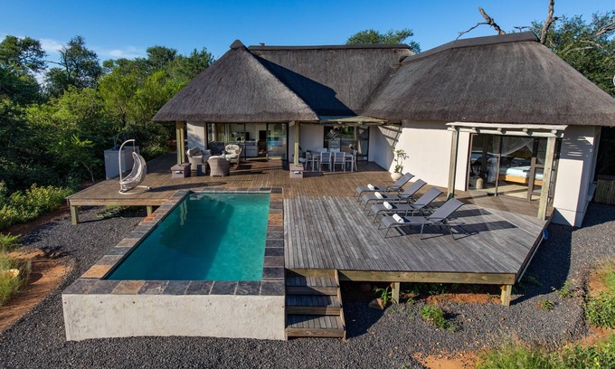 Hoedspruit Villa | Villa Blaaskans, holiday home with pool in wildlife reserve near Kruger Park