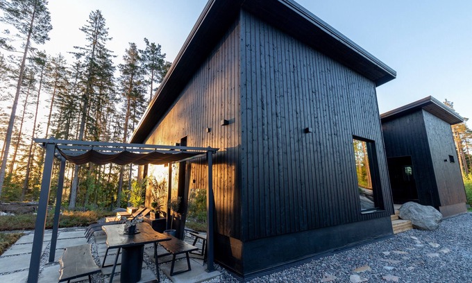 Sibbo Villa | Villa BlackwoodnCOZY DESIGN BY THE CLIFFn30min Helsinki, Pet- friendly, Jacuzzi!
