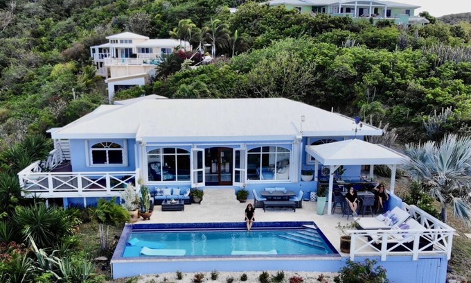 Teagues Bay Villa | π VILLA BLISS π Unforgettable Views on 2.5 Acres Behind a Privacy Gate