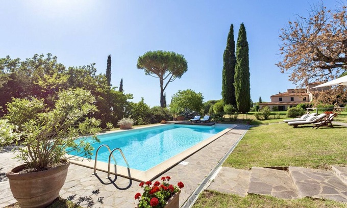 Castagneto Carducci Villa | VILLA BOLGHERI - Six Bedroom Villa, Sleeps 14