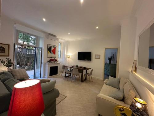Quartiere III Pinciano Apartment | Villa Borghese Home & Terrace