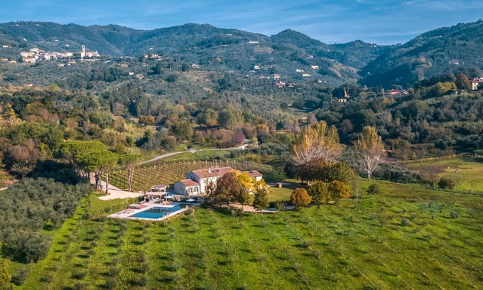Massa e Cozzile Villa | Villa Buggia - Six Bedroom Villa, Sleeps 12
