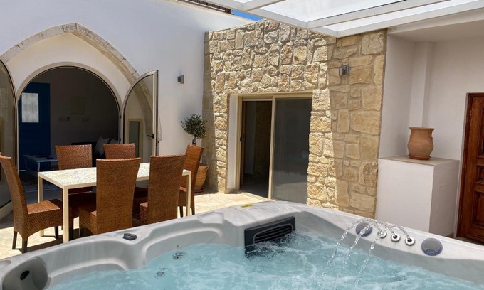 Geroskipou Villa | Villa Caerus