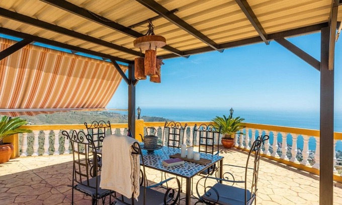 Itrabo Villa | Villa Calena Almuñécar by Ruralidays