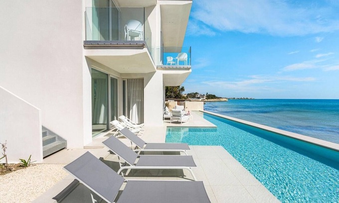 Noto Marina Villa | Villa Carissima - Private seafront villa with pool