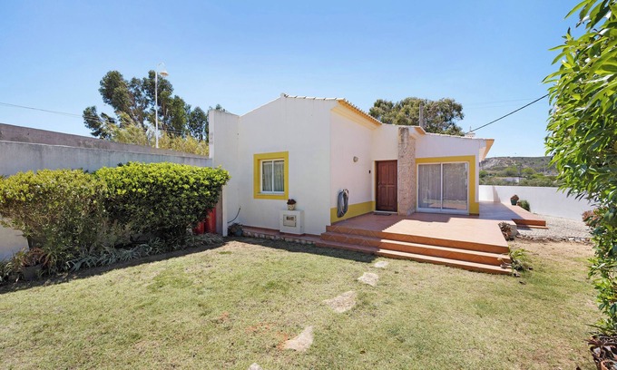 Figueira Villa | Villa 'Casa Do Poço' with Terrace & Wi-Fi
