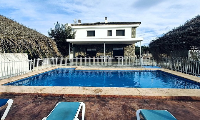 Chella Villa | Villa Casa Rural la Montana 2 with Pool, Garden & Wi-Fi