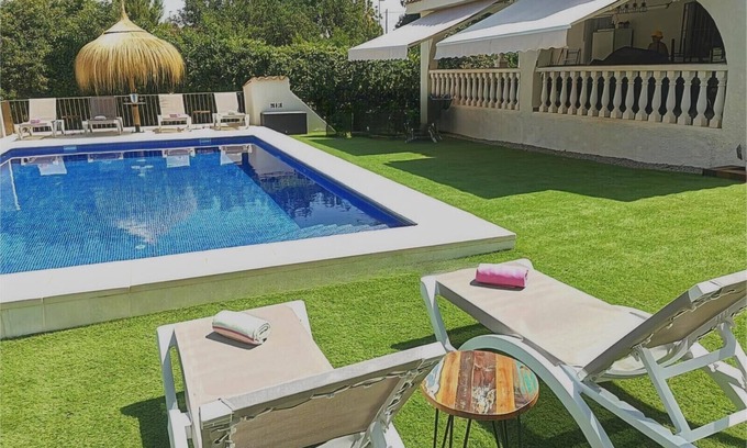 Lliria Villa | Villa 'Casa Segunda' with Mountain View, Wi-Fi and Air Conditioning