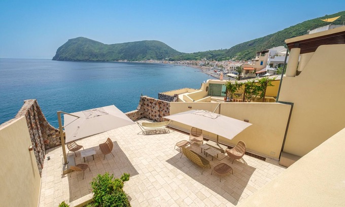 Canneto Villa | Villa 'Chiara' close to the Beach with Sea View & Terrace