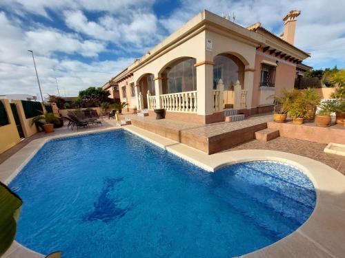 Los Montesinos Villa | Villa Christophe
