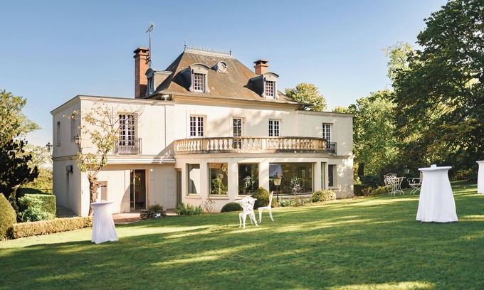 La Queue-les-Yvelines House | Villa Clairemaison – Luxury Estate 40 Minutes from Paris with pool, tennis & SPA