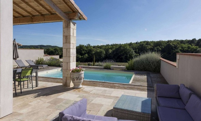 Castelnau-de-Montmiral Villa | Villa Corduriès - air conditioning & heated swimming pool in the castle grounds - III