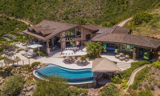 North Sound Villa | Villa Compass Rose by Fantasia Villas