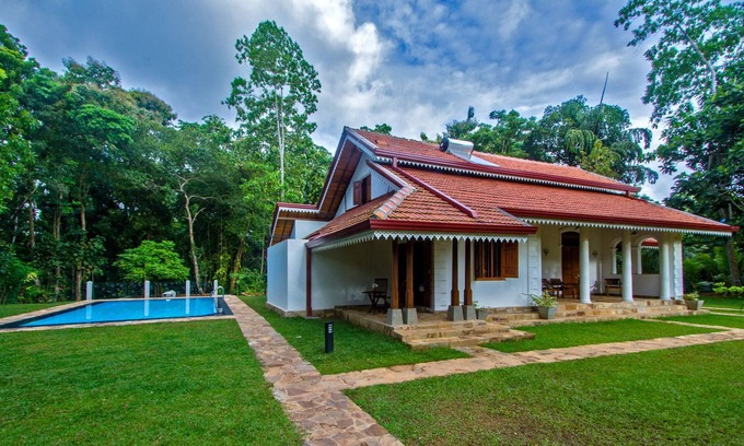 Kosgoda Villa | Villa Cookie Aunt - Historic 1864 Colonial property