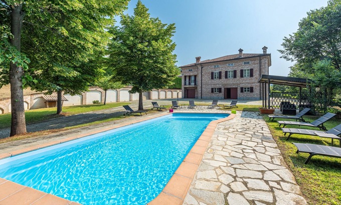 Corneliano d'Alba Villa | VILLA CORNELIA, ENTIRE VILLA WITH PRIVATE POOL