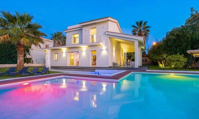 Syracuse Villa | Villa Costiera - Four Bedroom Villa, Sleeps 8