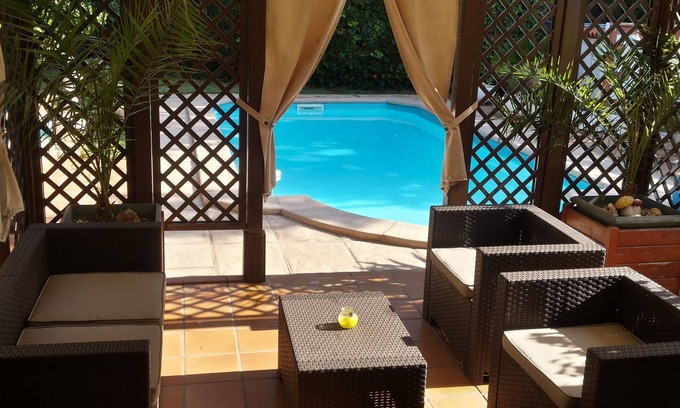 Cunit Villa | Villa Cunit mainstreet with private pool 500m beach and near Barcelona (train)