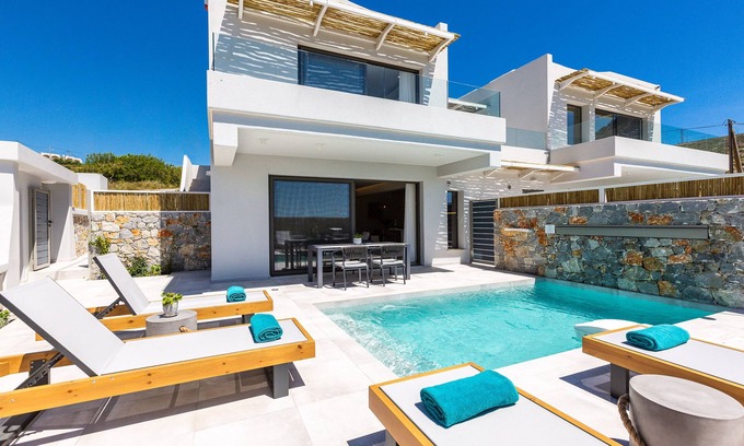 Plakias Villa | Villa Daphne- Naiades Plakias/2 bedrooms, luxury, beachfront