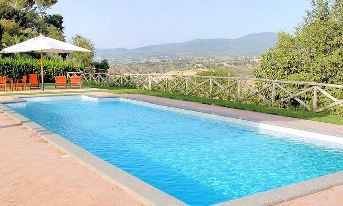 Calvi di Umbria Villa | Villa Darsia: A splendid and luminous two-story villa surrounded by meadows and by green hills, with Free WI-FI.