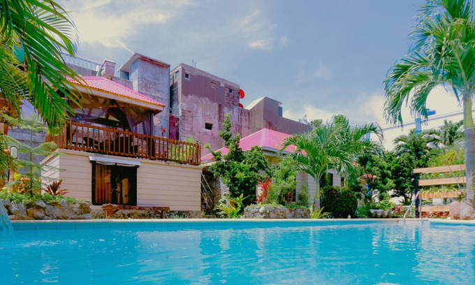 Basco House | Villa De Babat