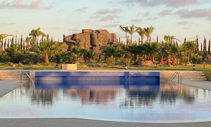 Bouznika Villa | Villa de Luxe Avec Piscine et Cascade en Pension Complete