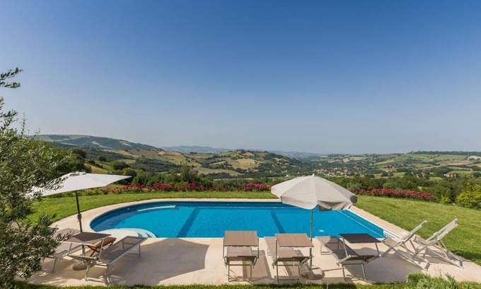 Fossombrone Villa | Villa del Cucco, country house with pool near Fossombrone, 30 minutes from the Adriatic coast