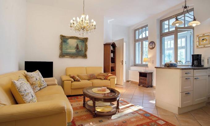 Heringsdorf Villa | Villa 'Effi-Briest-' with Mountain View, Private Terrace and Wi-Fi