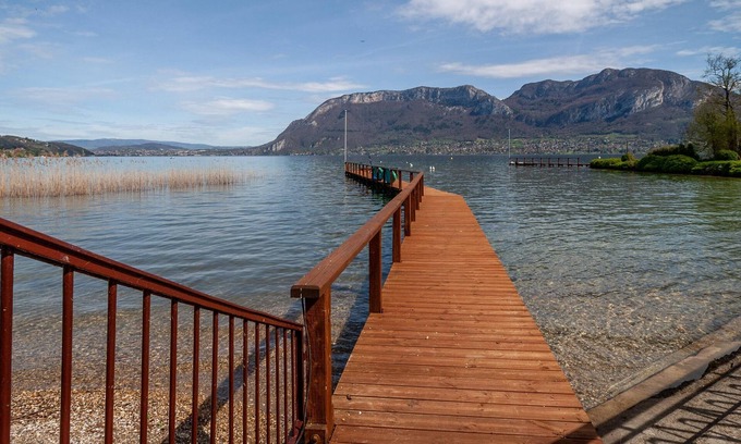 Cessenaz Villa | Villa El Lago - Luxury 5* - Waterfront Lake Annecy