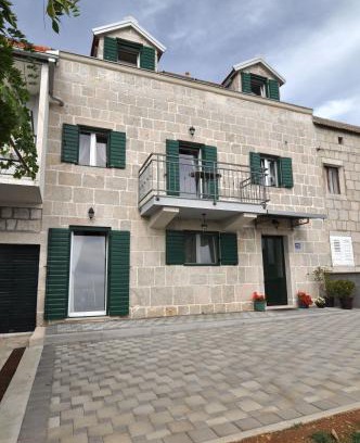 Imotski Villa | Villa Ela, holiday home with heated pool