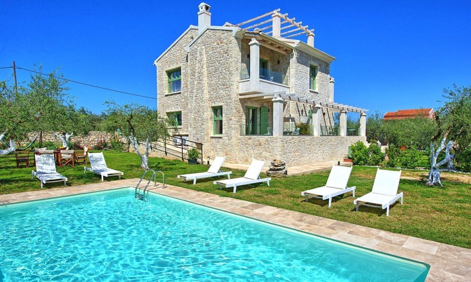 Almiros Beach Villa | Villa Elais – Vacation villa with private pool in Corfu, Greece