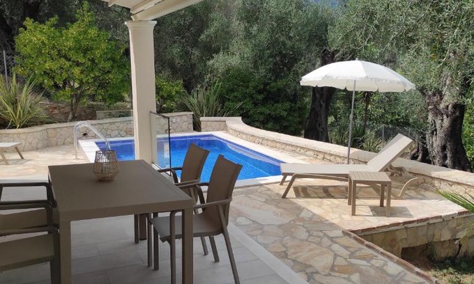 Liapades Apartment | Villa Eleni - Deluxe apartment with Private Pool