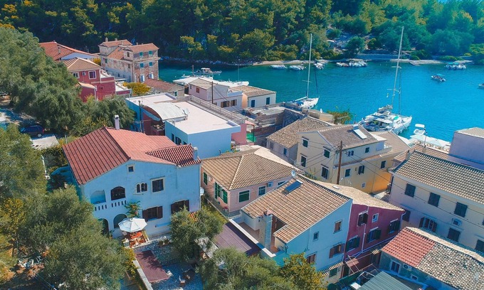 Gaios House | Villa Eleni: Gaios Waterfront House
