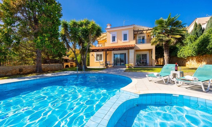Gerani Villa | Villa Elessa - Three Bedroom Villa, Sleeps 6